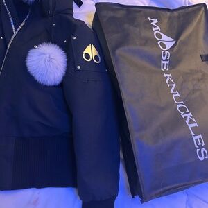 COPY - Moose knuckles